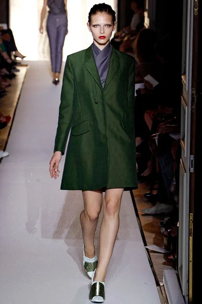 Look 8